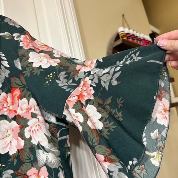 SHEIN Dark Green Floral Blouse - Picture 4 of 4